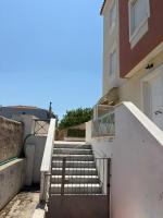 Cozy & Stylish Apartment - Steps from the Market - Ferienwohnung Mytilini