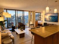 Waikiki Banyan Plumeria Suite - B&B Honolulu