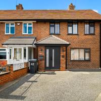 Stylish 3 Bed House - Garden - Parking - Outdoor Play Space - Netflix 17P - B&B Birmingham