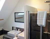 Apartment (2 Adults)