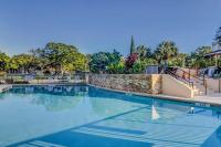 Elegant Condo with Pool & Hot Tub Lagoon View & Private Patio - Ferienwohnung Hilton Head