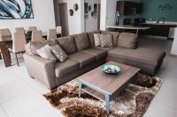 Jaco Bay Luxury Apt, 5 min to Beach, Amazing pool - B&B Jacó