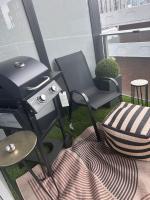 Downtown Views | Boutique Luxury Suite + Workspace - B&B Calgary