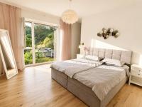 Moderne Doppelhaushälfte mit freiem Naturblick - B&B Niederelbert