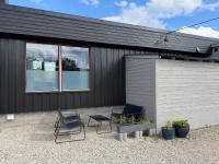 Main part of a detached house, 3 bedrooms, large parking area! - B&B Lakselv