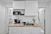 Coastal Charm Studio Retreat in Pompano - B&B Pompano Beach