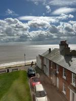 Barley House, Sea and Beach Facing Accommodation - B&B Southwold