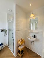 Stijlvolle slaapkamers met privébadkamer in concessiewijk, op een steenworp van het strand - Chambres d'hôtes De Haan