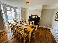 NEW 'Seavista' Large Family Coastal Home Sea Views - Chambres d'hôtes Isle of Wight