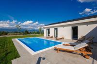 Vila Terra Relax House- Vila with private pool&garden - B&B Turjaci