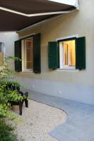 Zefiro cozy apartment, free wifi, AC, giardino privato - B&B Camaiore