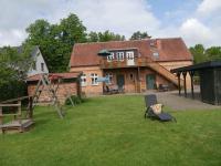 Lindenhof Wohnung 2, Erdgeschoß - B&B Vipperow