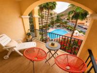 Castle Harbour Los Cristianos Beautiful studio with pool view - B&B Los Cristianos