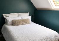 Plgs and Blankets - B&B Pucklechurch