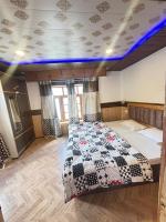 Familienzimmer mit Bergblick