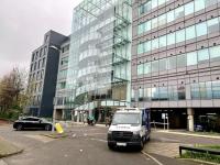Luxury Large Flat - Sleeps 5 - Free Parking - Gym - Near Kew Bridge - B&B Brentford