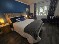 Queen Room with Shared Bathroom
