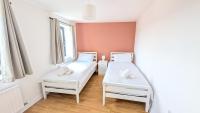 2-Min Walk to Belfast Centre - Bright Spacious with Views - Free Secure Parking - Chambres d'hôtes Belfast