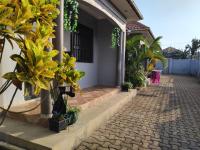 Rose Pearl Apartment - Ferienwohnung Entebbe