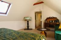 Loft King Room 6