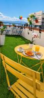 B&B Fuori Squadro - In Centro Città - Terrazza Relax vista Mare - B&B Reggio Calabria