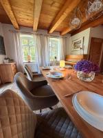 Großzügiges Stadthaus für 8 Personen mit Kachelofen & 2 Terrassen - B&B Niebüll
