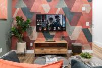 Artful Downtown Toronto Retreat King Bed 55 TV - Bed and Breakfast Toronto