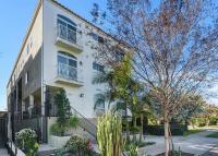 Luxury 3 bedroom with private rooftop in Sawtelle - B&B Los Angeles