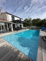 Villa familiale avec piscine privée - 8 pers - La Rochelle Île de Ré - Chambres d'hôtes Périgny