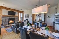 Luxurious Scandinavian Cottage with Private Jacuzzi - B&B Lac-Supérieur