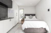 Fourways Executive Studio - Secure, modern unit in boomed off area - B&B Centane