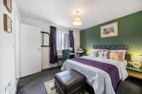 Bright 4 Bedroom Home in Walsall, Free Parking and for EVs - B&B Walsall