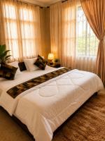 Classic One-Bedroom Apartment with King Bed