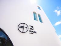 The Arc House Canggu - Bed and Breakfast Canggu