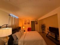 Private Room with Private Entrance North Miami - Bed and Breakfast North Miami