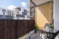 Stylish apartment with parking Cracow Powstańców 82 by Heyrent - Chambres d'hôtes Cracovie