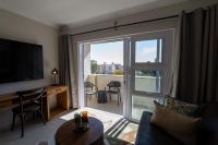 Boutique Studio - King Bed - Montecasino Sunsets - B&B Centane