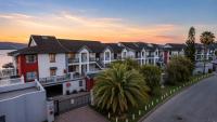 Laguna Grove Waterfront Living - B&B Knysna