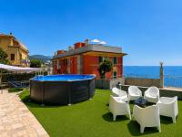 Villa con Piscina Vista Mare , A-C , Sala Giochi - Bed and Breakfast Genua
