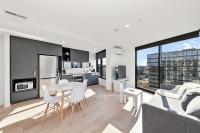 1BR-1BR-1Car-Sleeps 4-Pool-CBD - B&B Canberra