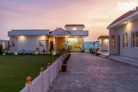 StayVista at The Corner Villa with Lawn, BBQ - Ferienwohnung Jaipur