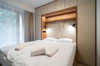 One-bedroom Apartment with Balcony and Mountain View ( A21)