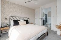 The Sloop by Grandeur Property - B&B Poole