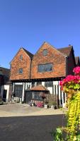 Taylour House - Edenbridge, sleeps 10, historic, unique yet modern - B&B Kent