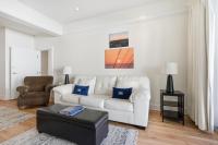 Charming Lodge Suite 261 in Bay Harbor with 1 bedroom and village view. - Chambres d'hôtes Petoskey