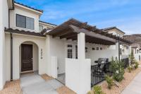 Heated Pool & Pickleball - Spacious & Immaculate Home - B&B Washington