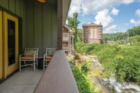 Roaring Fork Retreat by Olde Gatlinburg Rentals - B&B Gatlinburg