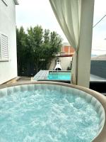 Sonnige Dalmatien - B&B Kaštel Novi