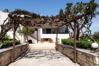 Beachfront Family Villa Katerina with Private pool, Playground, BBQ & Amazing Sea Views! - B&B Petres