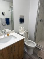 Velora Luxe Studio - B&B Edmonton